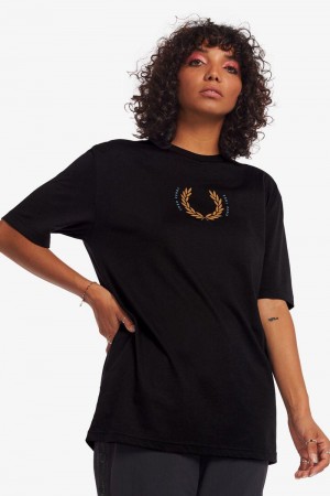 Black Fred Perry Laurel Wreath Women's T Shirts | SG1011LISH