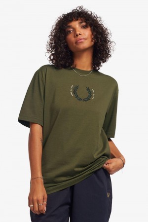 Green Fred Perry Laurel Wreath Women's T Shirts | SG1010ZUTG