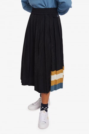 Navy Fred Perry Knitted Trim Pleated Women's Skirts | SG1060CTVE