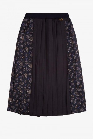 Navy Fred Perry Paisley Print Women's Skirts | SG1059VRWD