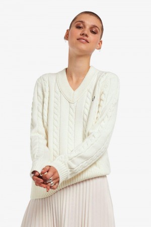 White Fred Perry V-Neck Cable Knit Jumper Women's Knitwear | SG1111VRWD